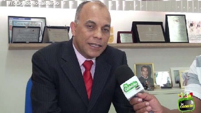 Juiz Antônio Henrique da Silva recebe Título de Cidadão Feirense 