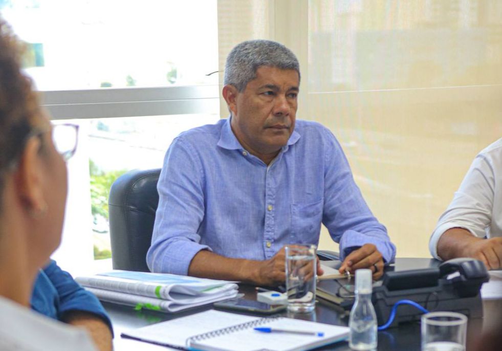 Jerônimo Rodrigues presta solidariedade a estudantes afetados com os cortes de bolsas do MEC