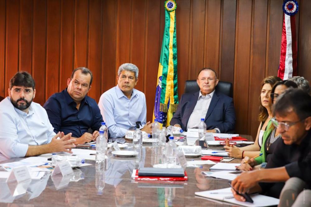 Reunião do Governo da Bahia define prioridades no auxílio às vítimas das chuvas
