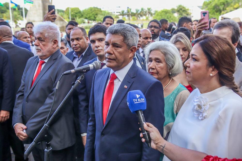 Em discurso antes da posse, Jerônimo diz que a base do seu governo será o diálogo