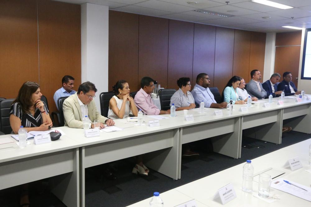 Jerônimo define ações de governo em reunião com secretários neste domingo