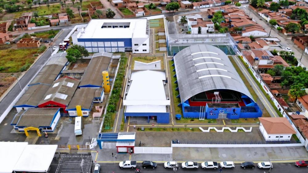 Governo da Bahia entrega escola de tempo integral e uma nova delegacia na Chapada Diamantina