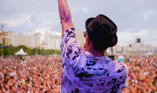 Cantor preso suspeito de vender maconha em shows é solto