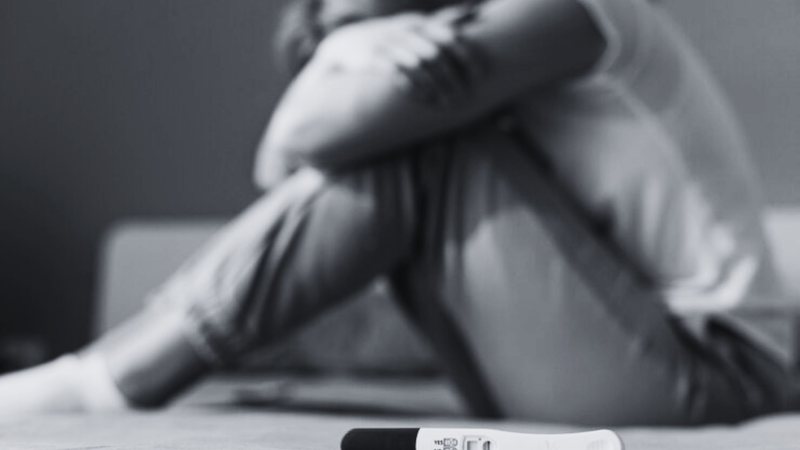 Grande cantora revela que fez aborto: ‘Sem médico e em segredo’; saiba quem