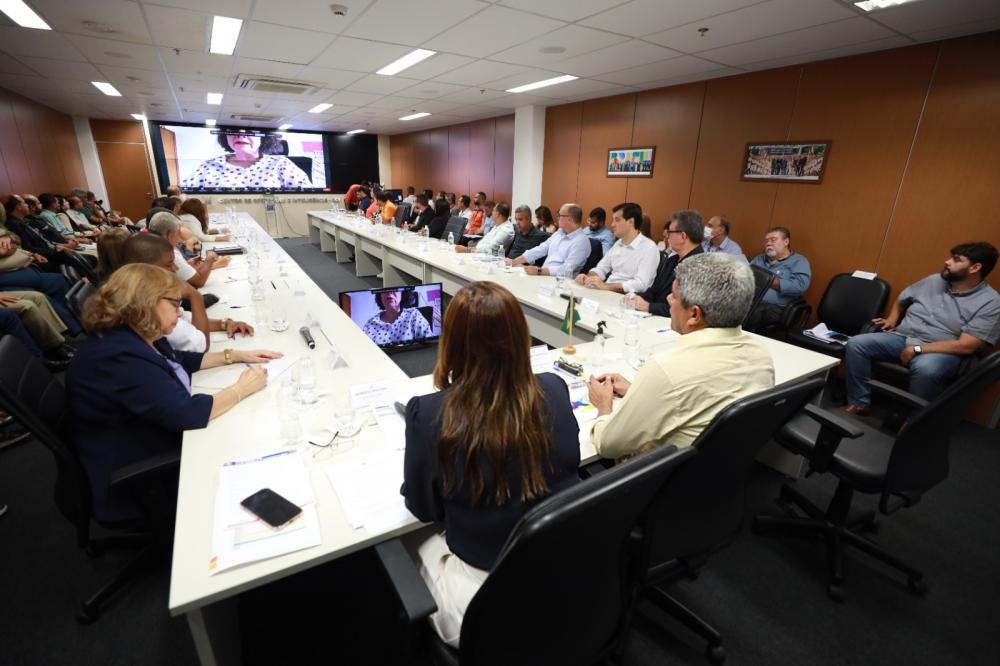 Governador da Bahia se reúne com ministra da Saúde para traçar ações de combate a dengue no Estado