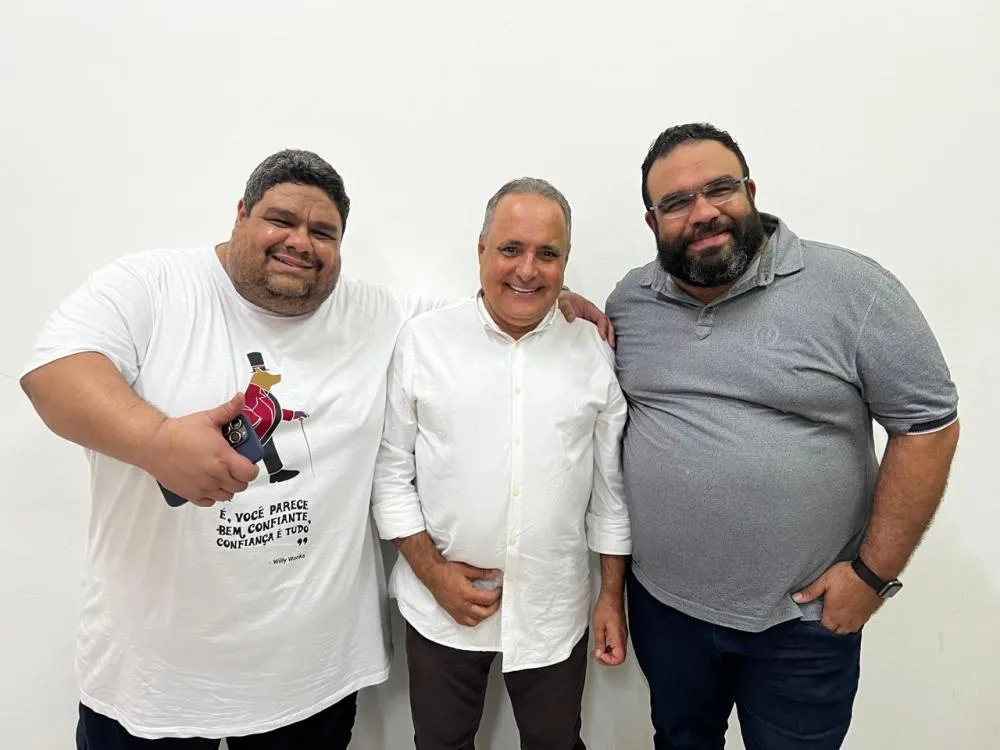 Filemon Neto (Presidente da SAF), Zé Chico (Pres. Associação Fluminense de Feira F.C) e André Oliveira (CEO da SAF)