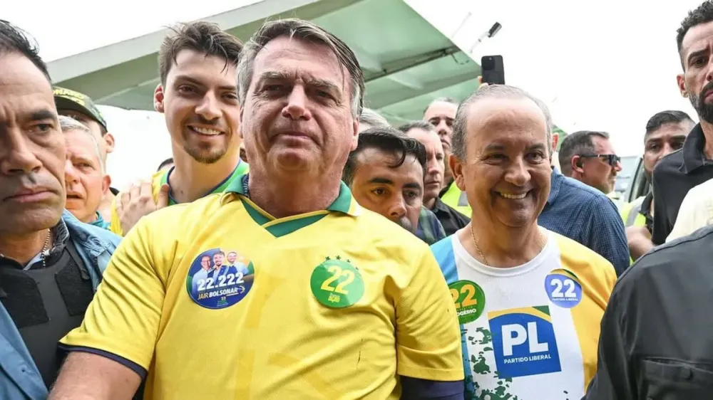 Ex-presidente está internado em Brasília, você é transferido de Natal-RN - Foto: Reprodução | Instagram Jair Renan