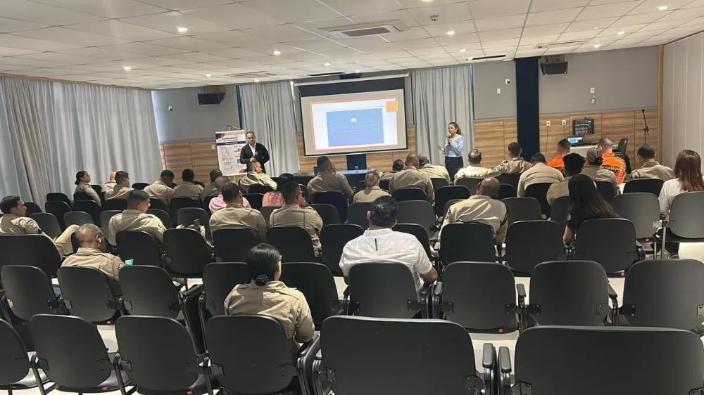 Coronel Müller abraça a causa dos neurodivergentes e marca história com a instrução da startup Atendimento Sem Rótulos na Polícia Militar de Feira de Santana